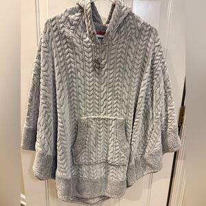Dearfoams Gray Cable Knit Women's Poncho